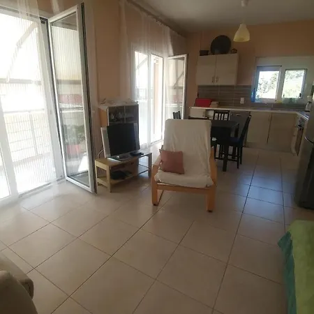 Christina * Δερβένι