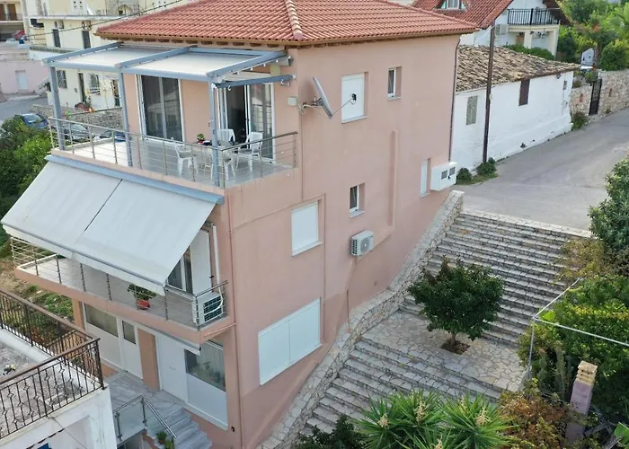 Christina Dhervénion